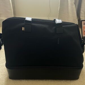 BEIS Black Travel Bag with Sleek Design